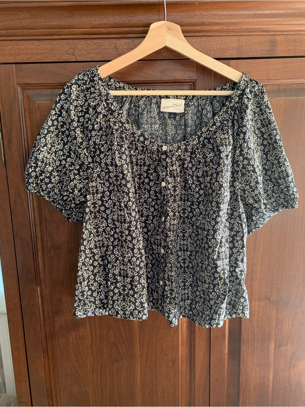 Universal Thread Black and Cream Floral Button-Front Peasant Top